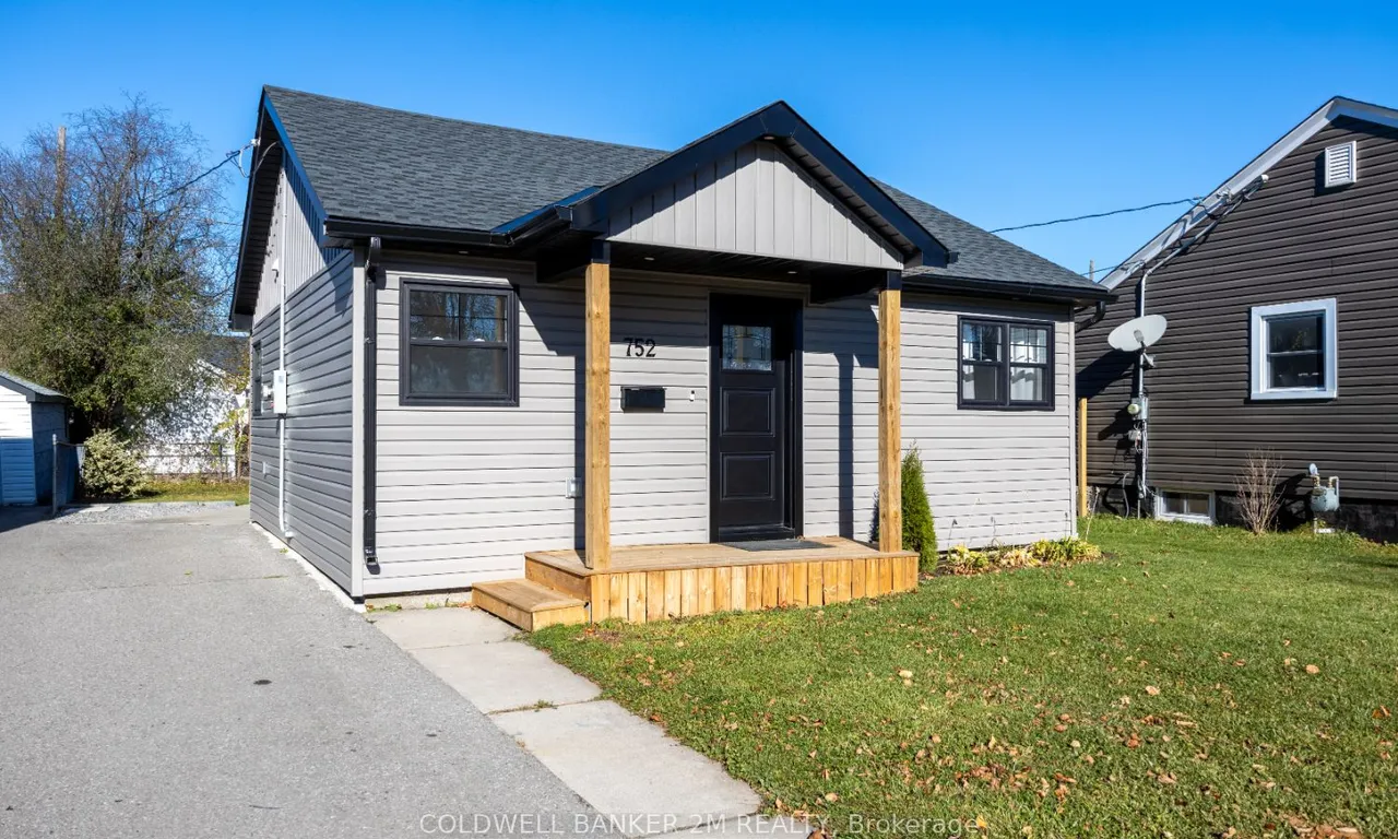 752 St. Mary's St, Peterborough, ON K9J 4H2