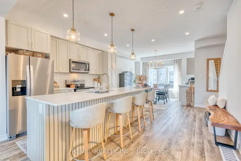 187 Wilson St, Hamilton, ON L9G 0J3