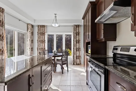 218 Gravel Ridge Tr, Kitchener, ON N2E 0E5