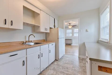 27 SUMMIT St, Deep River, ON K0J 1P0