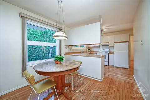 57 MEADOWBANK Dr, South of Baseline to Knoxdale, ON K2G 0P1