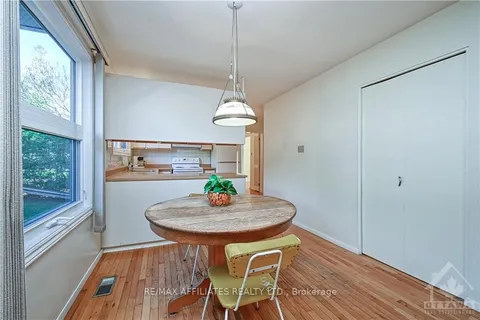 57 MEADOWBANK Dr, South of Baseline to Knoxdale, ON K2G 0P1