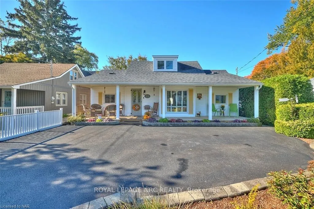 13 Graham Ave, St. Catharines, ON L2N 5L1