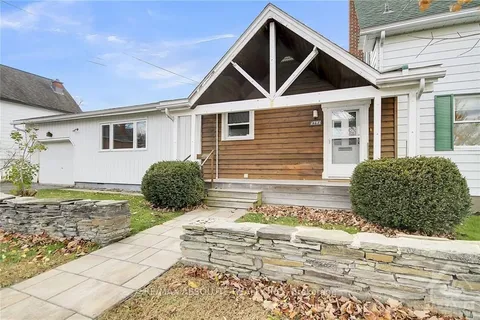 2746 CASSELS St, Britannia - Lincoln Heights and Area, ON K2B 6N7