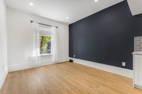 57 Stirton St, Hamilton, ON L8L 6E7