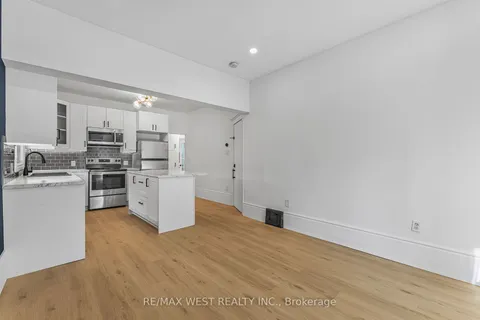 57 Stirton St, Hamilton, ON L8L 6E7