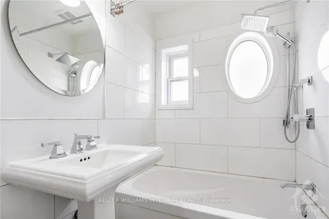 706 ALBERT St, West Centre Town, ON K1R 6L4