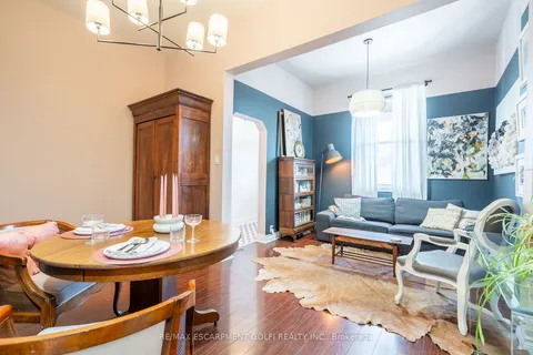 313 MARY St, Hamilton, ON L8L 4W3