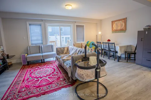 52 Munch Ave, Cambridge, ON N1R 0B9