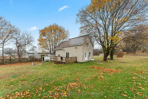 3761 Battersea Rd, South Frontenac, ON K0H 1X0