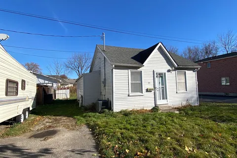 21 Steward St, Brantford, ON N3S 6B6