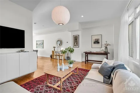 1131 ROCKINGHAM Ave, Billings Bridge - Riverside Park and Area, ON K1H 8A4