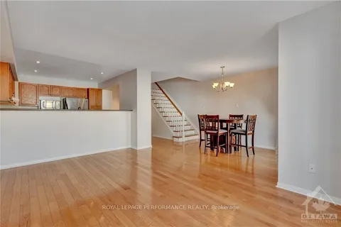 136 FORDHAM, Carlington - Central Park, ON K2C 4G5