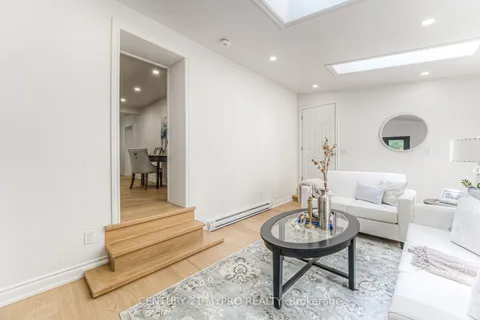 12 Hebel Pl, Kitchener, ON N2G 3J4