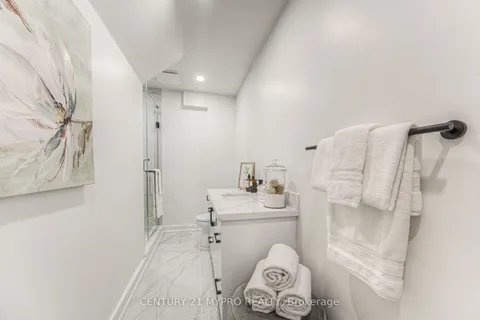 12 Hebel Pl, Kitchener, ON N2G 3J4