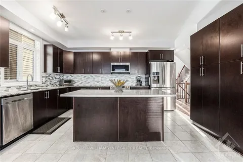 186 SOUTHBRIDGE St, Blossom Park - Airport and Area, ON K4M 0B7