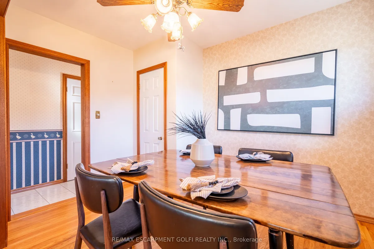 9 Thomson Court, ON L8V 3C1