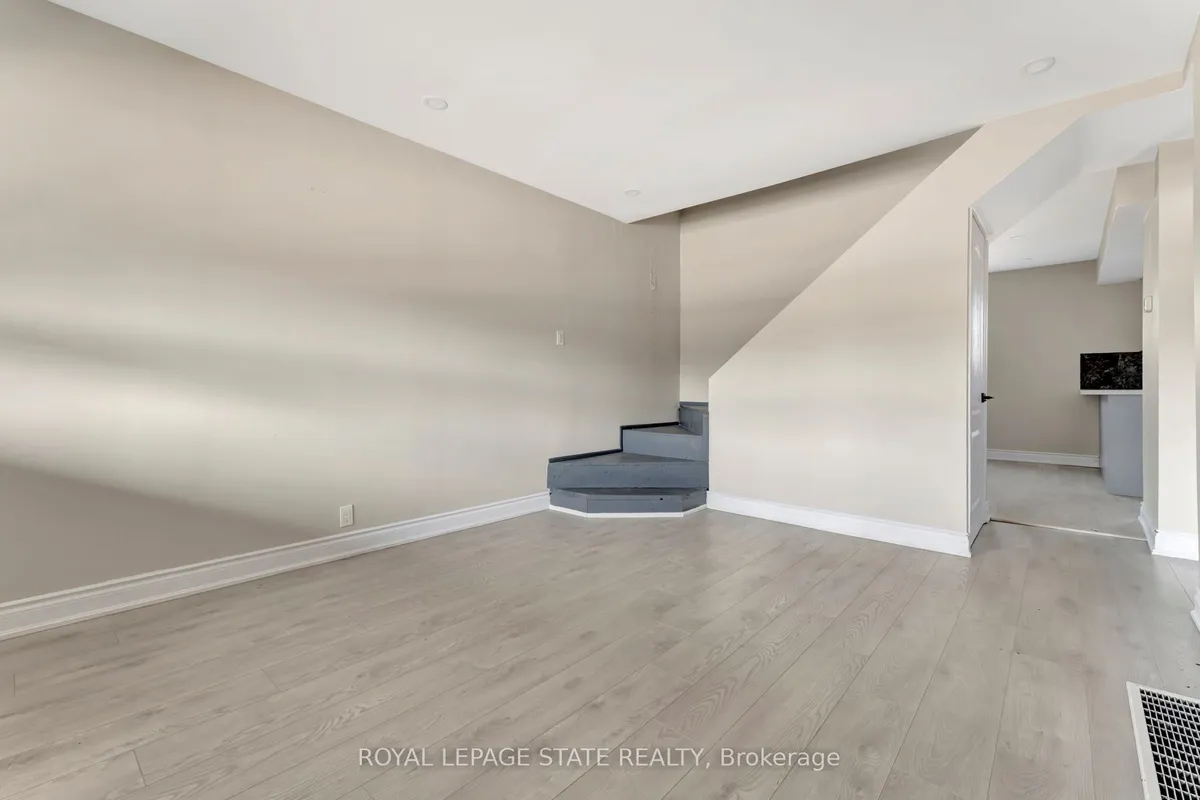 2009 Brampton Street, ON L8H 3S8