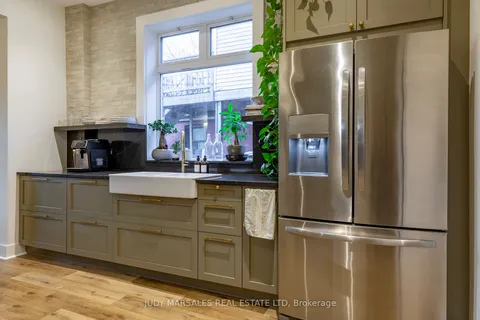 185 Emerald St, Hamilton, ON L8L 5K9