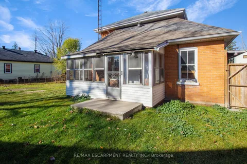 74 William St, Norfolk, ON N4B 1M5