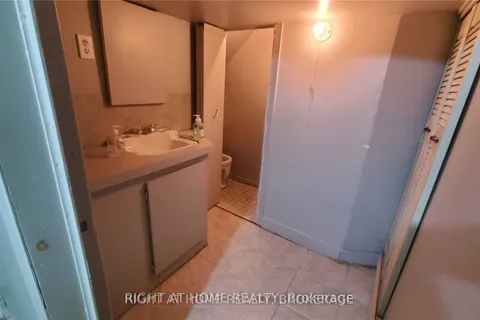 278 Grosvenor Ave, Hamilton, ON L8L 7T3