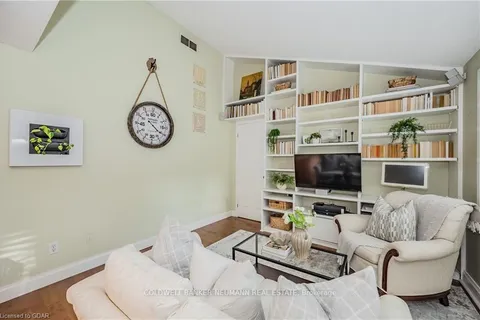 217 Elmira Rd, Guelph, ON N1K 1R1