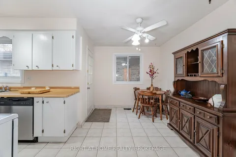 51 Monteagle Crt, Hamilton, ON L9C 6Y1