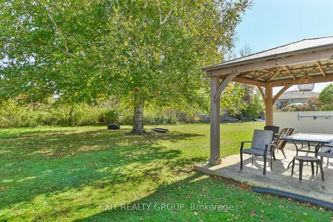 23-25 Duncan St, Quinte West, ON K0K 2C0