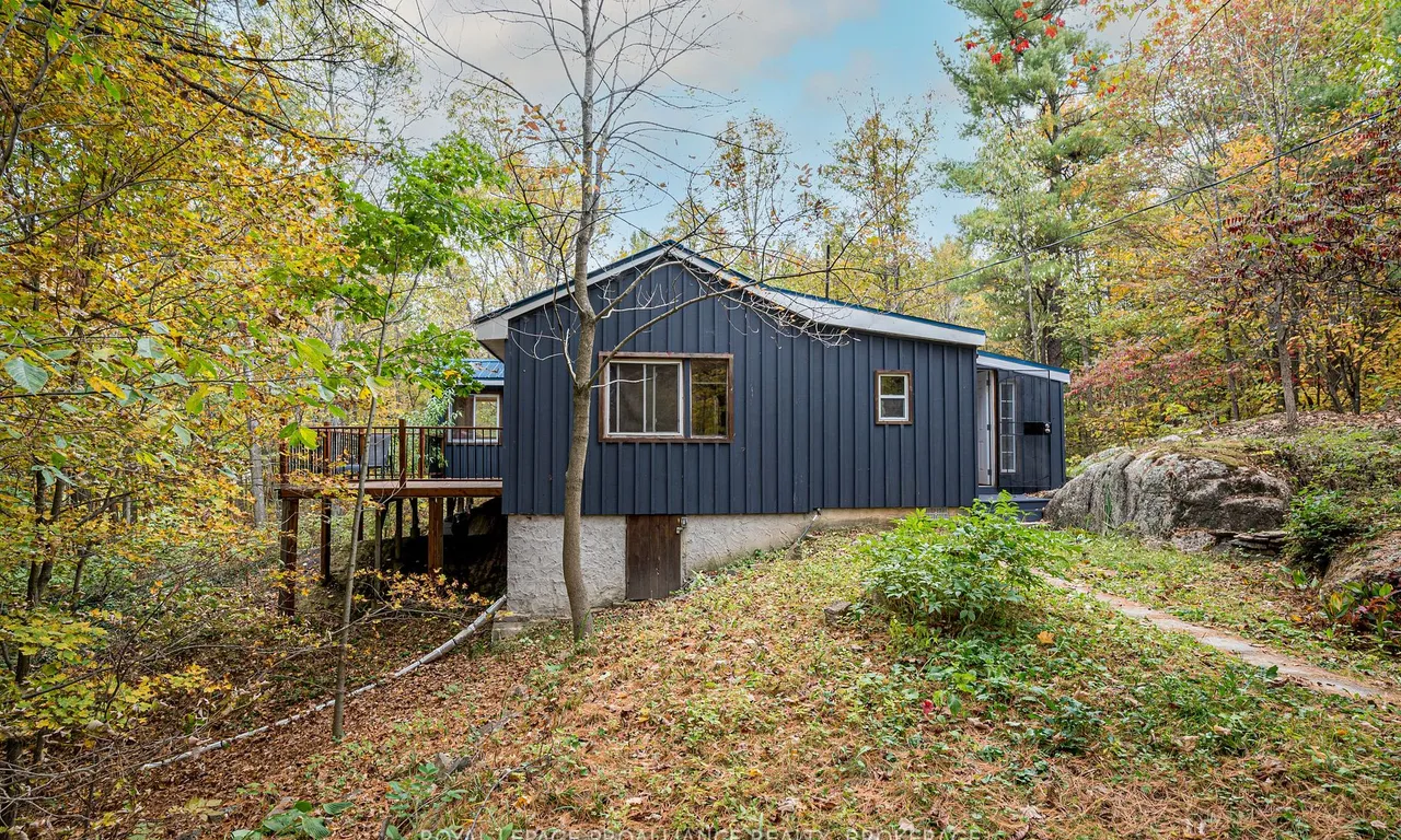 2054 Burnt Hills Rd, South Frontenac, ON K0H 1H0