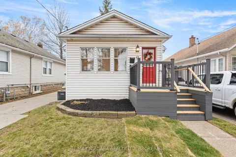 13 Linden St, St. Catharines, ON L2R 1H4