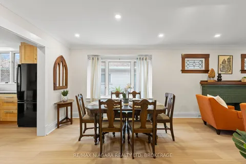13 Linden St, St. Catharines, ON L2R 1H4
