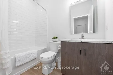 42 RIDDELL St, Carleton Place, ON K7C 3P2