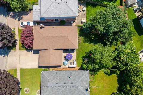 6195 DELTA Dr, Niagara Falls, ON L2H 2H5