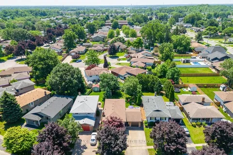 6195 DELTA Dr, Niagara Falls, ON L2H 2H5