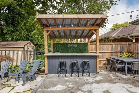 389 MCKEON Ave, London, ON N6C 4H4