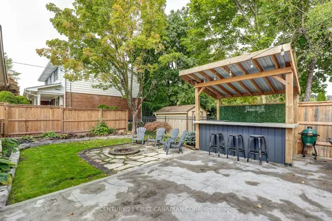 389 MCKEON Ave, London, ON N6C 4H4