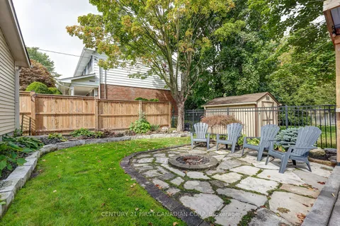 389 MCKEON Ave, London, ON N6C 4H4