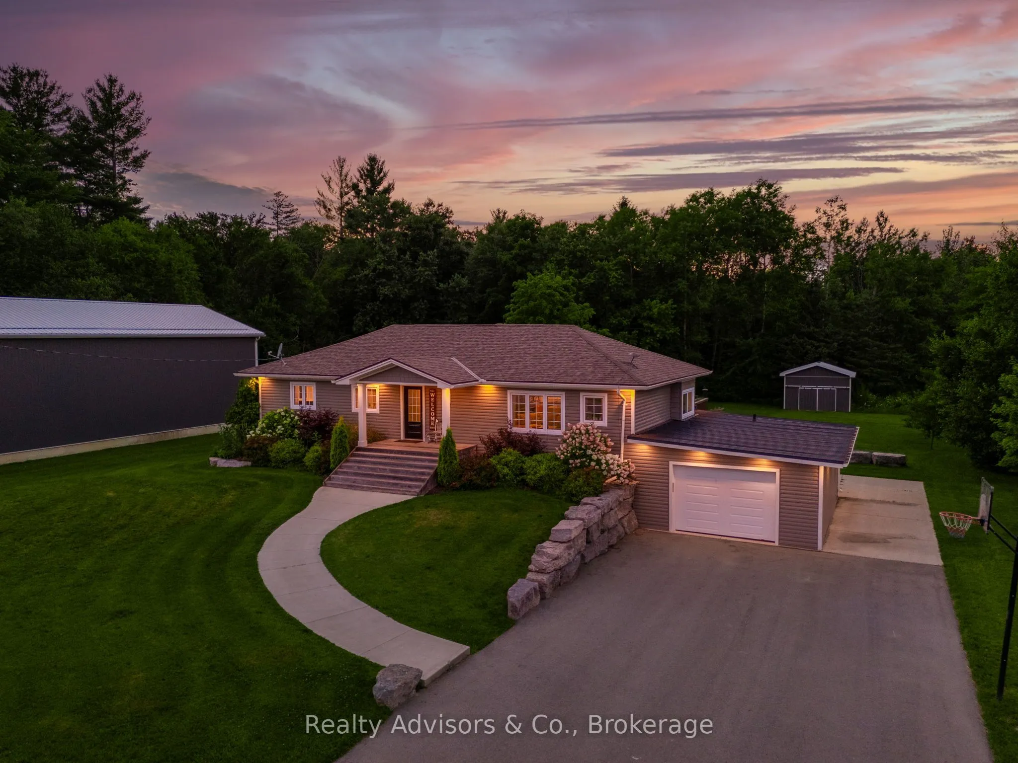 831 Charlotteville 7 Road, Norfolk, ON N3Y 4K5