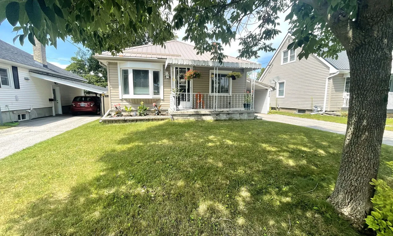 528 Howden St, Peterborough, ON K9J 4B5