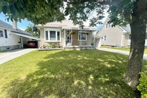 528 Howden St, Peterborough, ON K9J 4B5