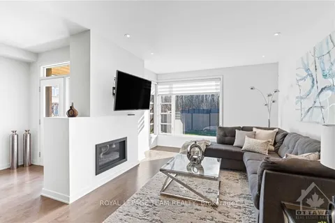 870 QUARTET Blvd, Blossom Park - Airport and Area, ON K1X 0C6