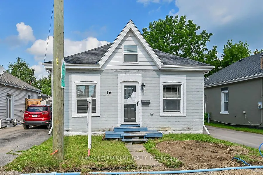 16 Webling Street, Brantford, ON N3S 2S7