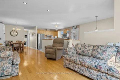 1289 Birchwood Dr, Kingston, ON K7P 2Y9