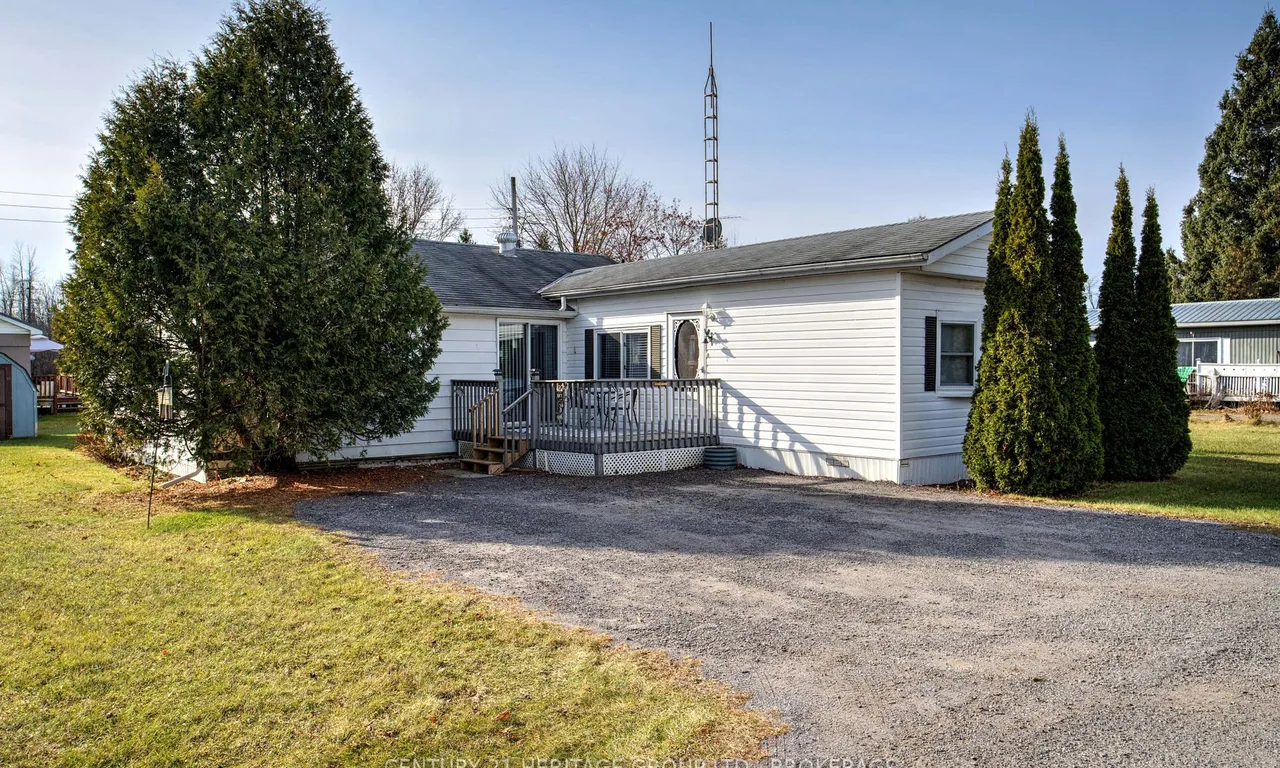 4421 Front St, South Frontenac, ON K0H 2W0