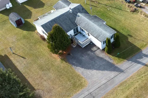 4421 Front St, South Frontenac, ON K0H 2W0