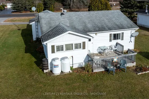 4421 Front St, South Frontenac, ON K0H 2W0