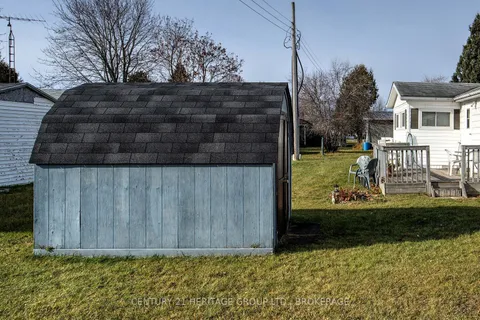 4421 Front St, South Frontenac, ON K0H 2W0