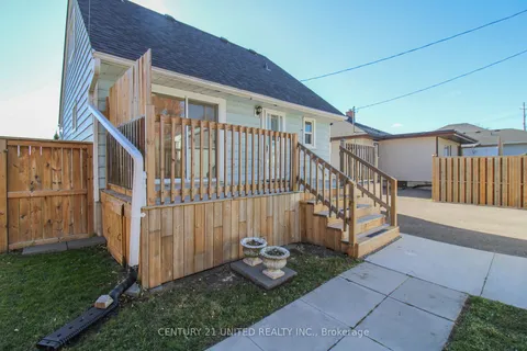 762 Gillespie Ave, Peterborough, ON K9J 4B7