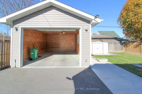 762 Gillespie Ave, Peterborough, ON K9J 4B7