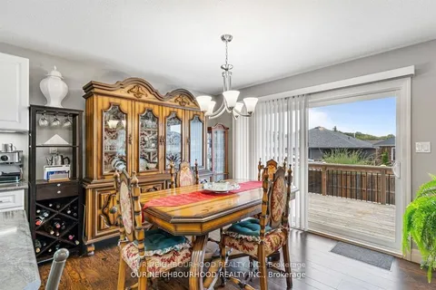 52 Mcintosh Cres, Quinte West, ON K0K 1B0